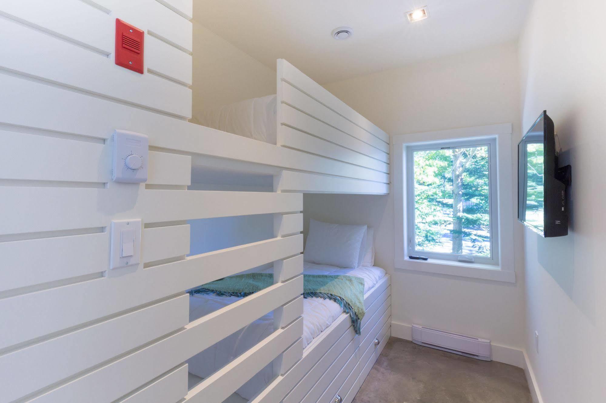 Quarterdeck Beachside Villas & Lofts Summerville Centre Extérieur photo